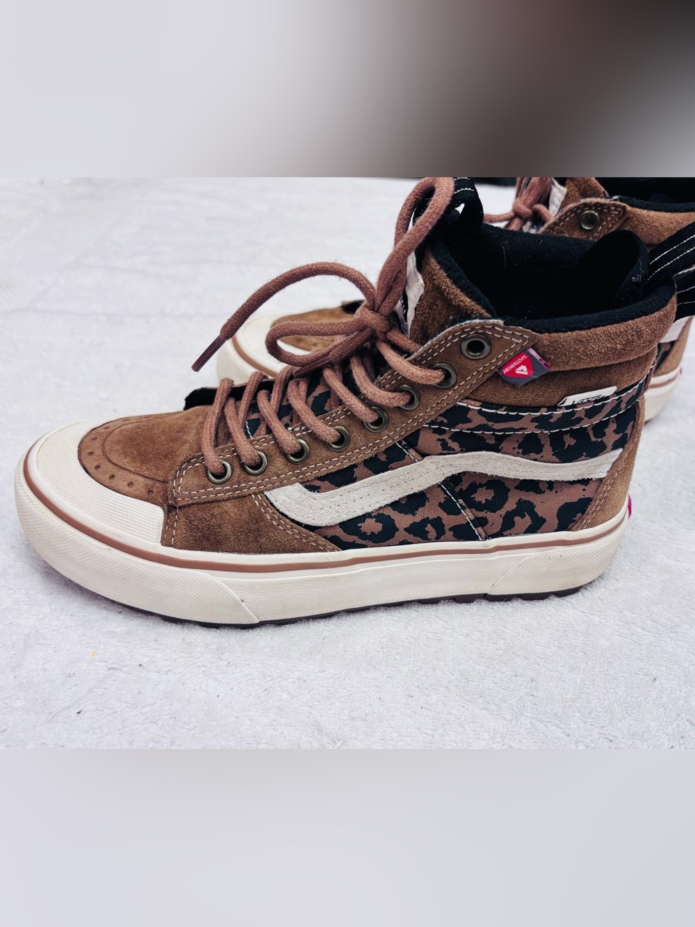 Brand New High Top Vans - Size 5.5 Men’s / 7.0 Women’s - box 21A
